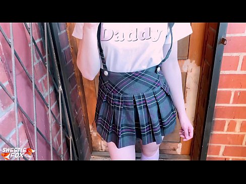 ❤️ Schoolgirl Sucks a dick gu domhainn agus fucks an àite clasaichean. ☑  Porn dachaigh  leinn gd.pi-porno.ru ☑